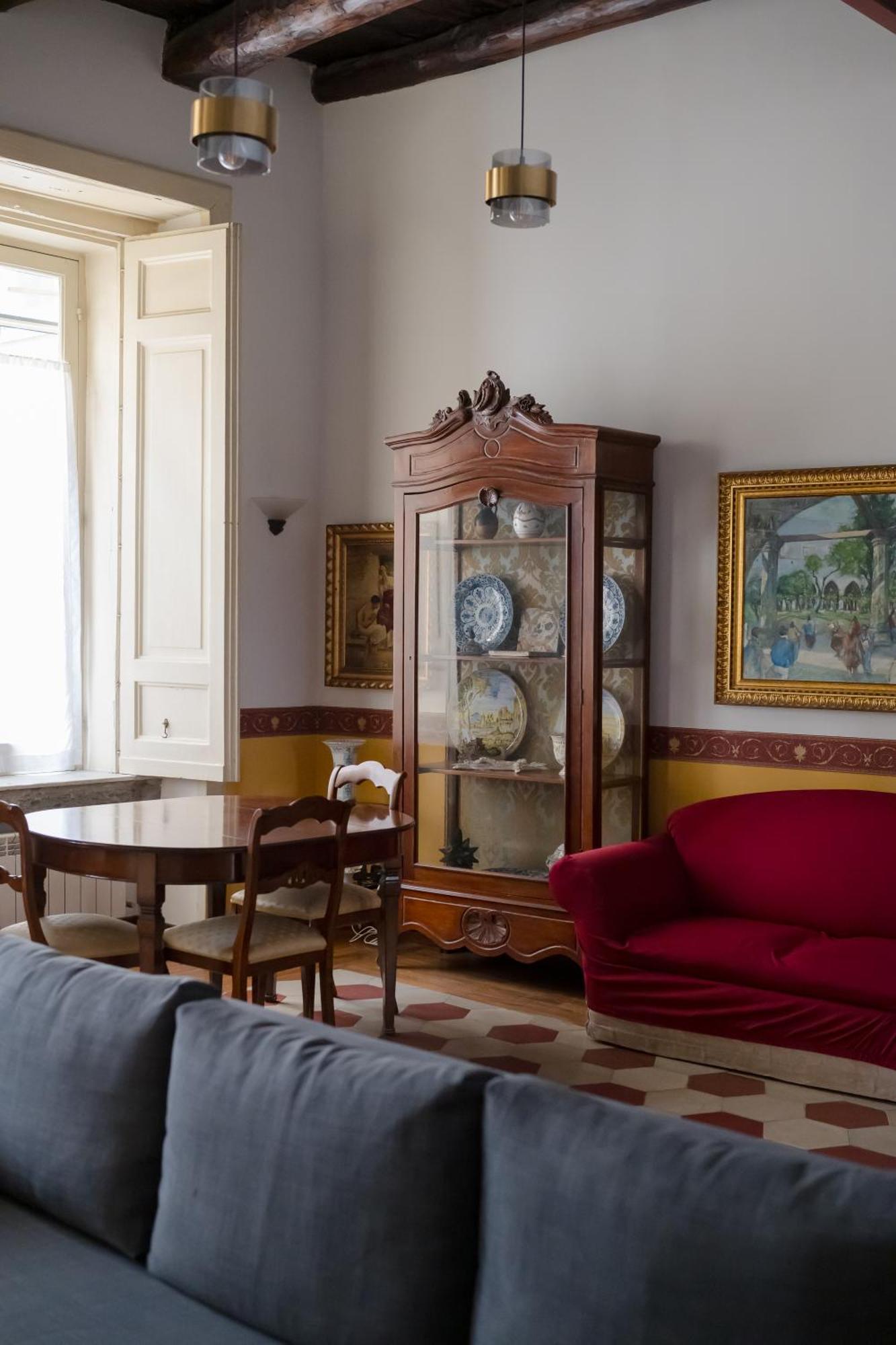 Appartement Regal Santa Chiara By Dimorra à Naples Extérieur photo
