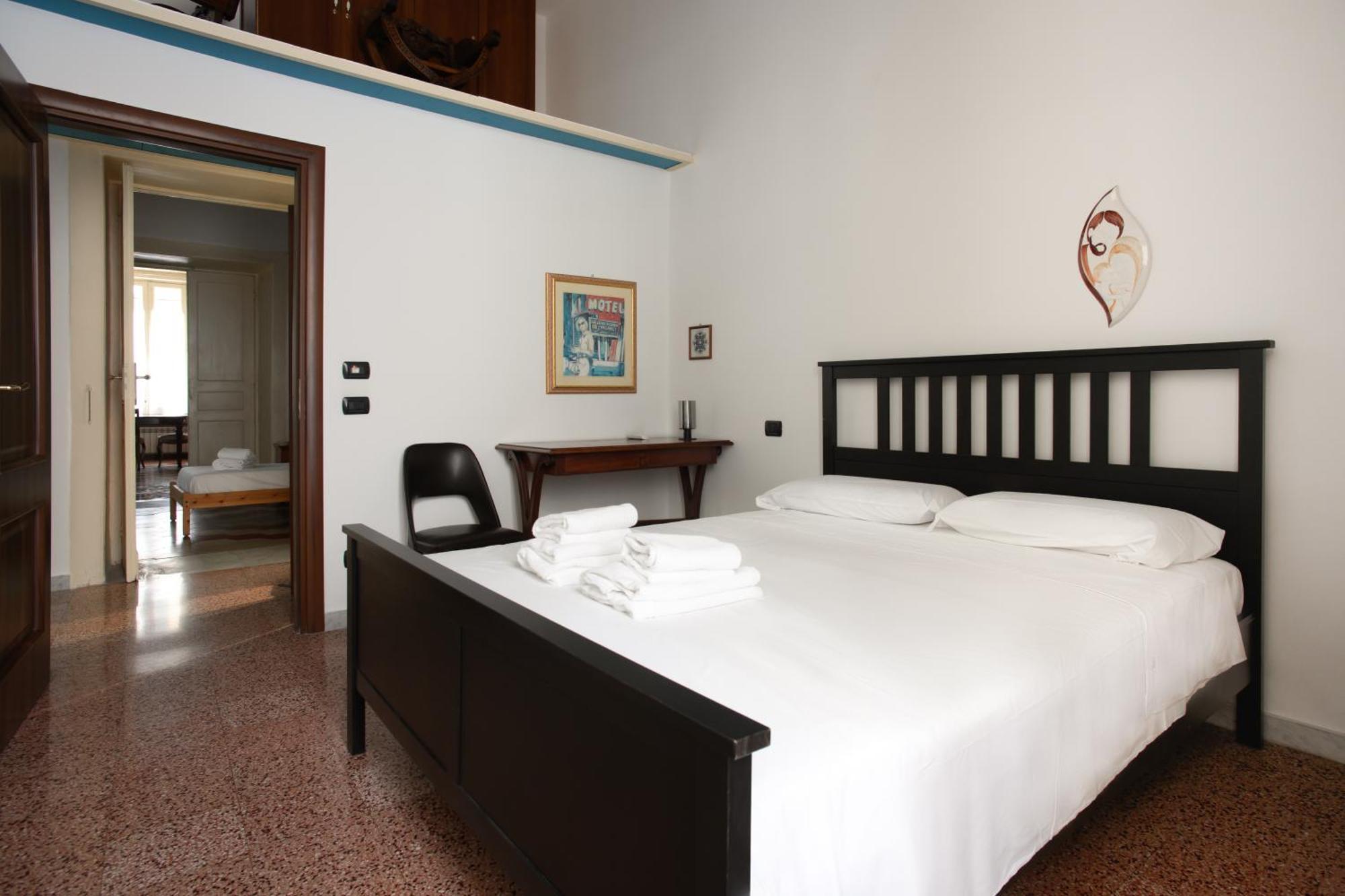 Appartement Regal Santa Chiara By Dimorra à Naples Extérieur photo